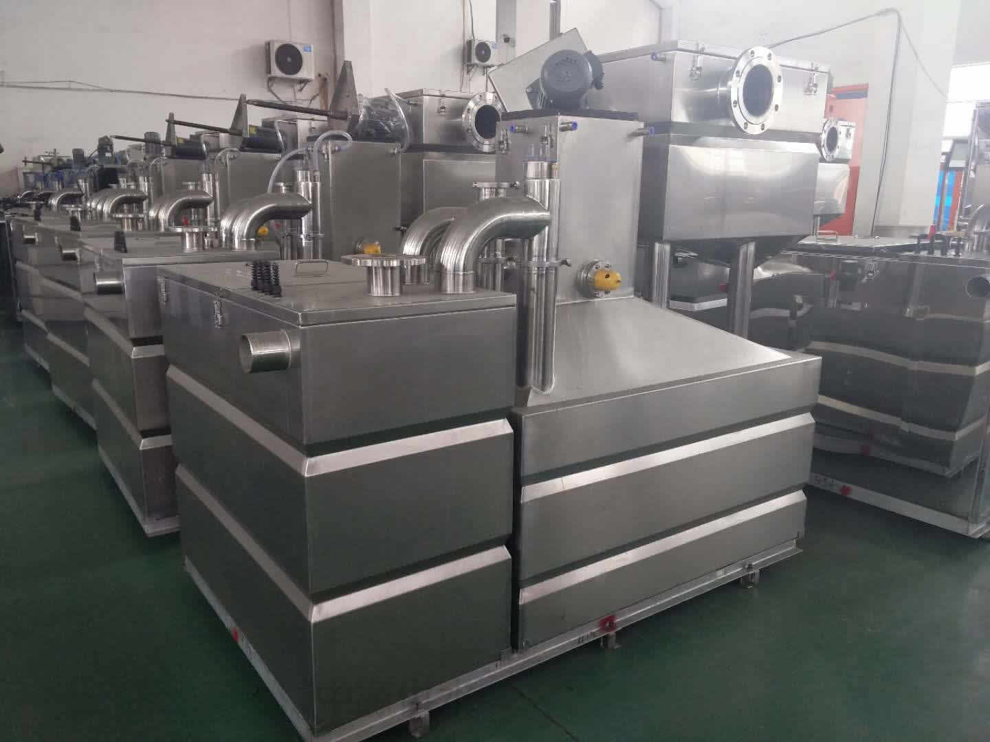 全自動隔油提升一體化設(shè)備是怎么將油污水分離出來的?